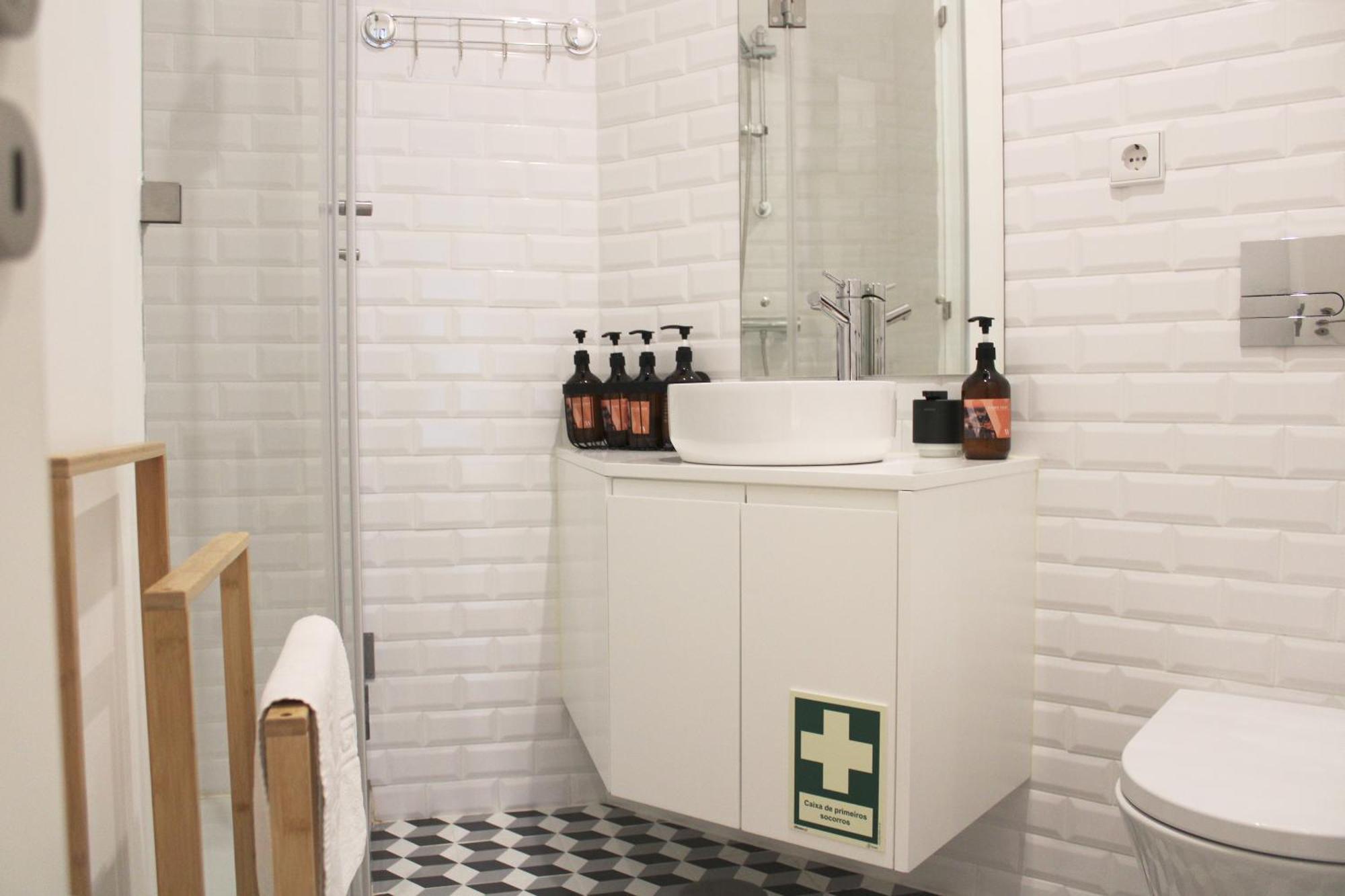 Modern Flat Near Trindade By Lovelystay Porto Bagian luar foto